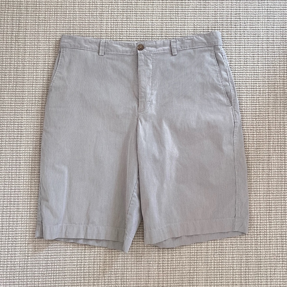 Banana republic navy and white pinstripe shorts size 34